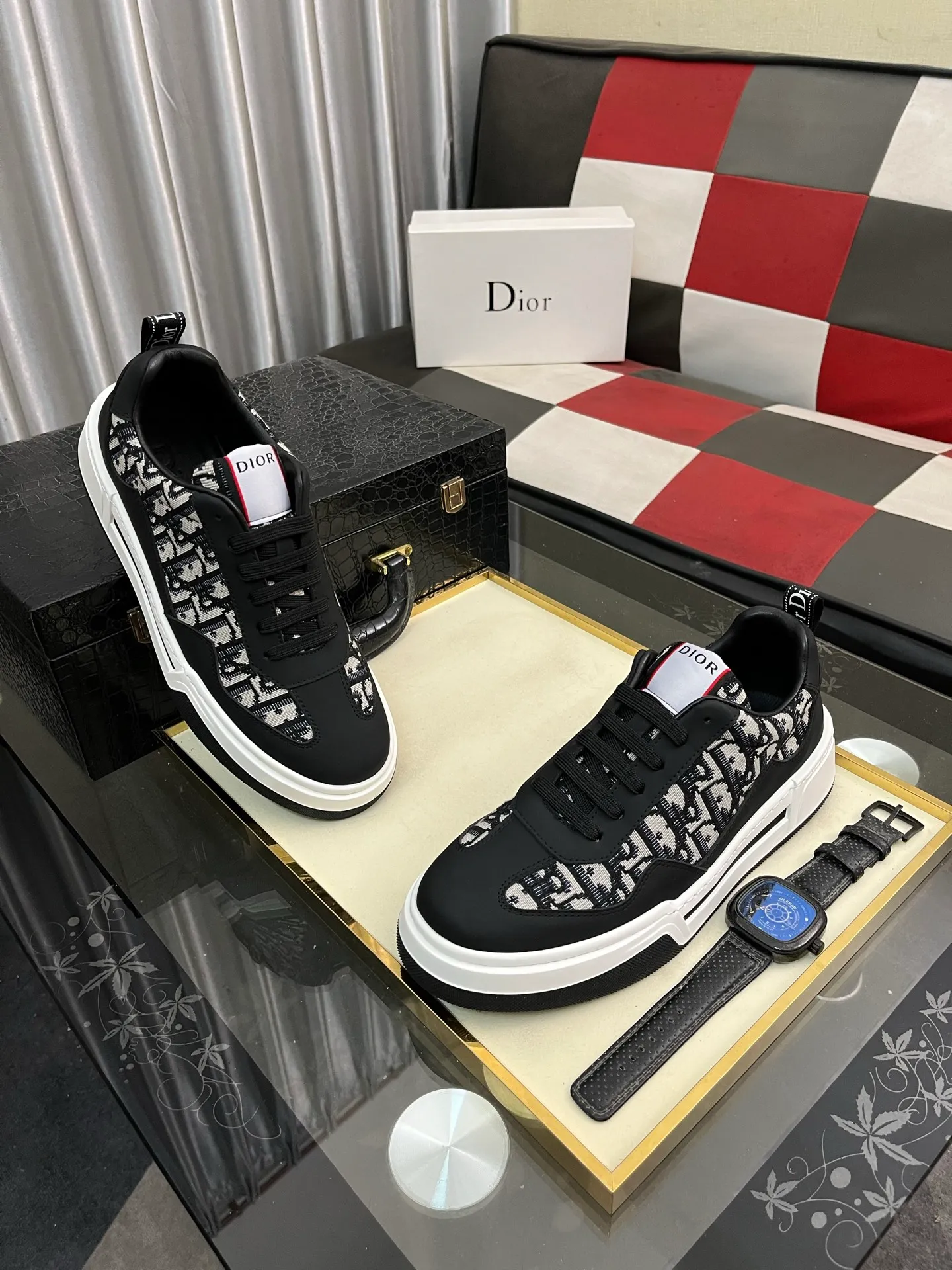 Men's men's shoes 💰420⌚️⌚️[Dior] 25ss new product B01 moral training shoes. The toe size design is a bit wider. The upper foot comfort is perfect. The threads are beautiful. Perfectly adaptable to trousers. Decorated with various classic details. Ideal for daily styling. Can be matched with various casual items to create exquisite looks. Fabric: First layer cowhide/lining sheepskin TPU original outsole Code number: 38-443️⃣Colors available